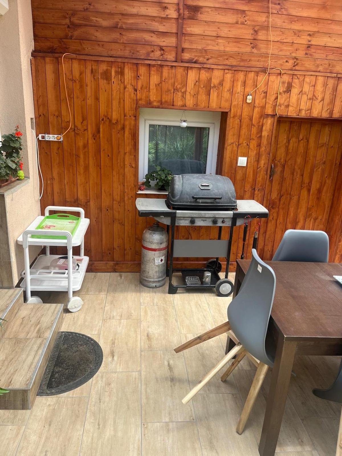 Apartmán Tejfeles Vendeghaz Porva Exteriér fotografie